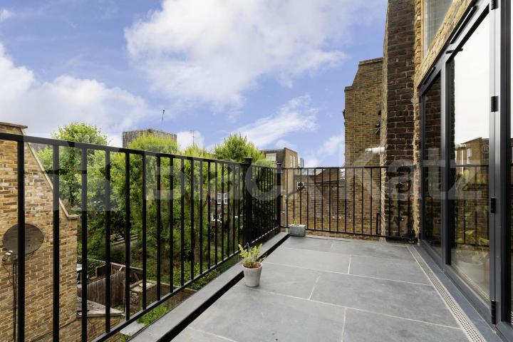 Spacious 4 bed 2 bath set in a period conversion close to Euston St  Drummond Street, Camden / Euston